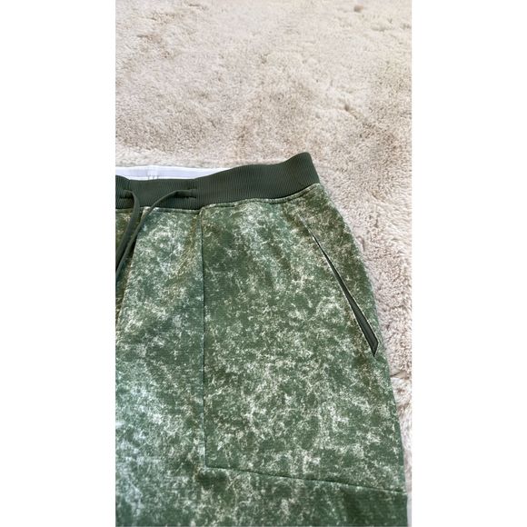 Lululemon Textured Tech Pant Size L in Denim Wash Print Green Twill Multi - Picture 5 of 11